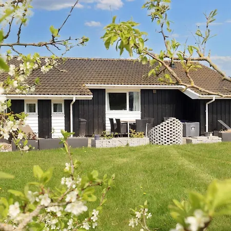 6 Person In Hadsund-by Traum Øster Hurup